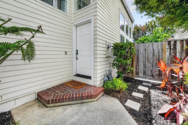 2046 Rutledge Place, Santa Clara, CA 95051