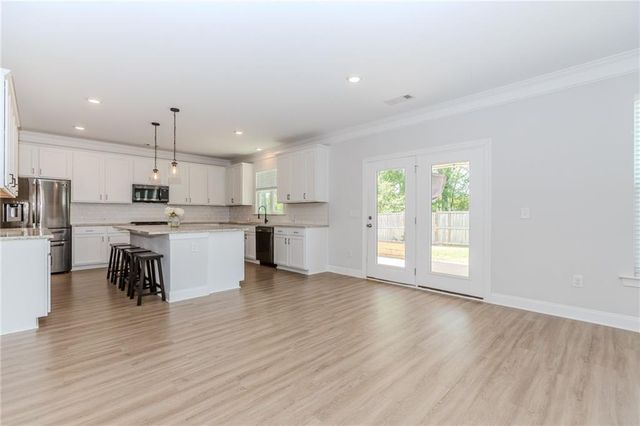 6829 Benjamin Drive, Flowery Branch, GA 30542