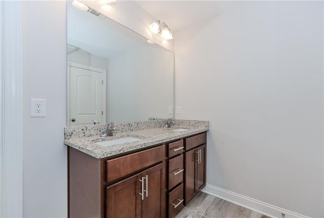 6829 Benjamin Drive, Flowery Branch, GA 30542