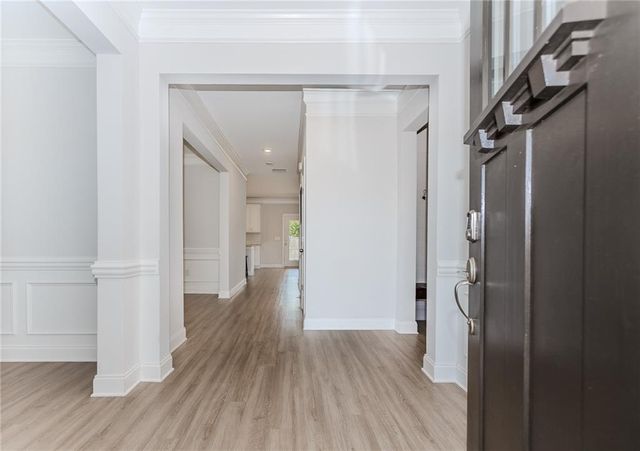 6829 Benjamin Drive, Flowery Branch, GA 30542