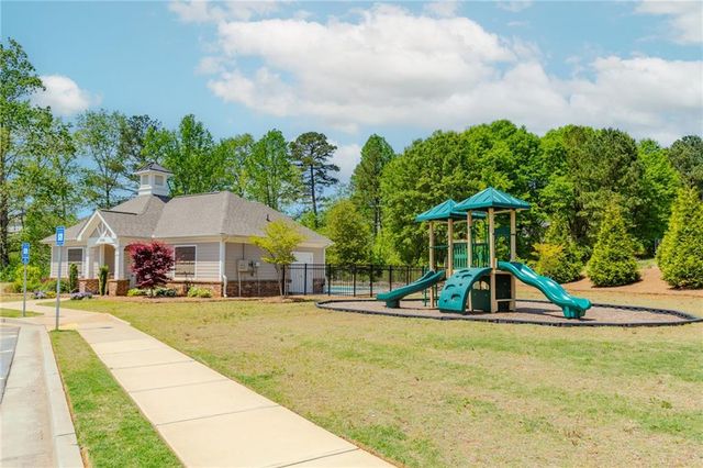 6829 Benjamin Drive, Flowery Branch, GA 30542