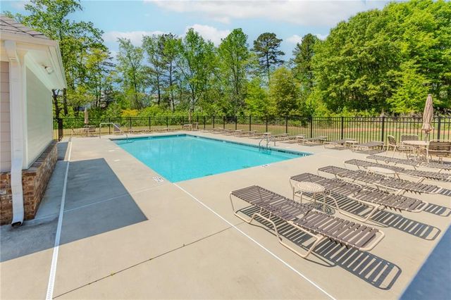 6829 Benjamin Drive, Flowery Branch, GA 30542