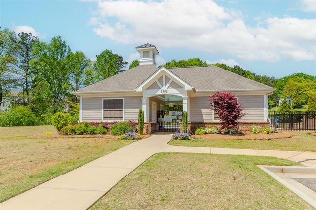 6829 Benjamin Drive, Flowery Branch, GA 30542