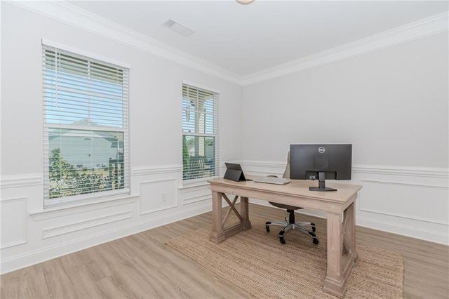 6829 Benjamin Drive, Flowery Branch, GA 30542