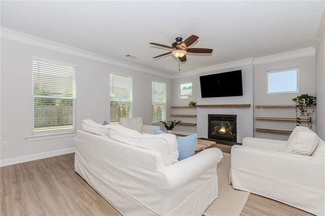 6829 Benjamin Drive, Flowery Branch, GA 30542