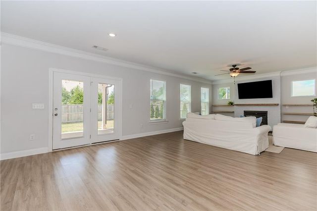 6829 Benjamin Drive, Flowery Branch, GA 30542