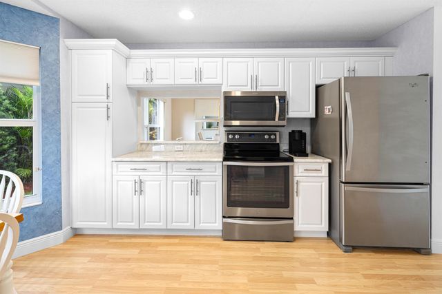 10652 Buttonwood Lake Drive, Boca Raton, FL 33498