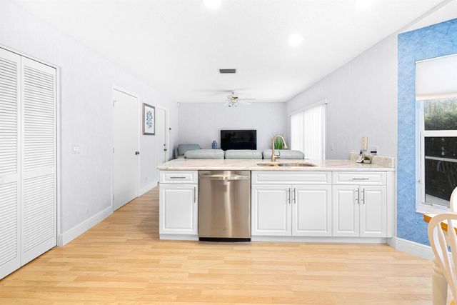 10652 Buttonwood Lake Drive, Boca Raton, FL 33498