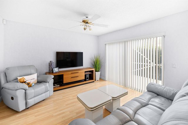 10652 Buttonwood Lake Drive, Boca Raton, FL 33498