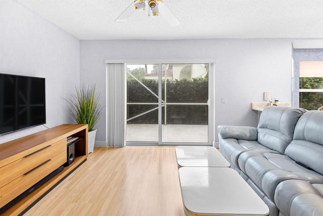 10652 Buttonwood Lake Drive, Boca Raton, FL 33498