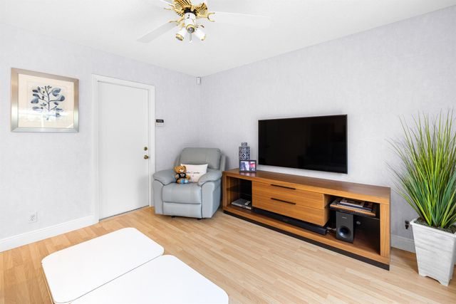 10652 Buttonwood Lake Drive, Boca Raton, FL 33498