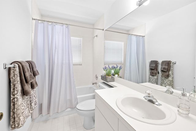 10652 Buttonwood Lake Drive, Boca Raton, FL 33498