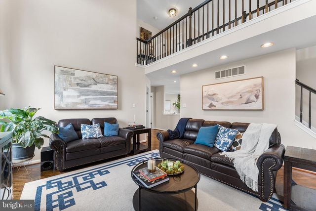 19 CHAMBORD LN, Voorhees, NJ 08043