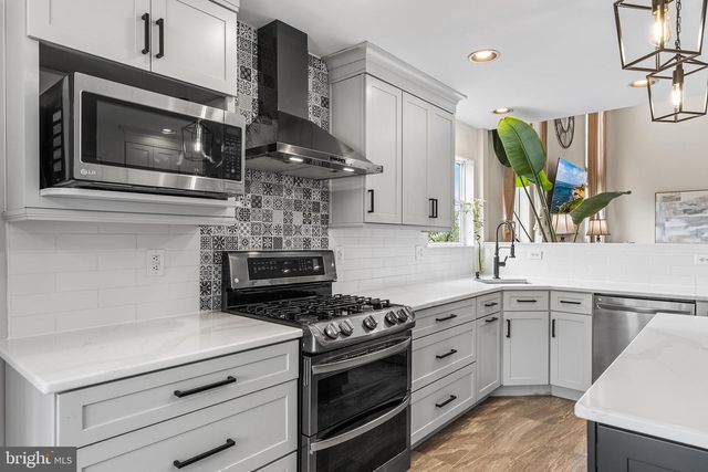 19 CHAMBORD LN, Voorhees, NJ 08043