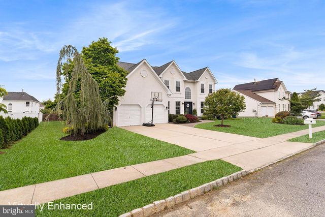 19 CHAMBORD LN, Voorhees, NJ 08043