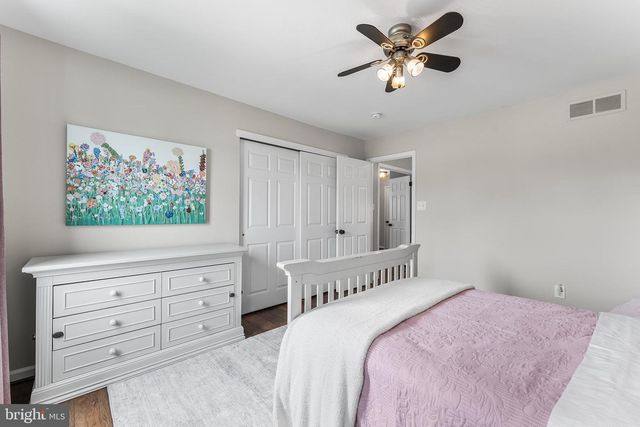 19 CHAMBORD LN, Voorhees, NJ 08043