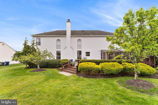 19 CHAMBORD LN, Voorhees, NJ 08043