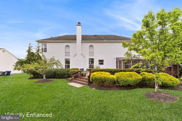 19 CHAMBORD LN, Voorhees, NJ 08043
