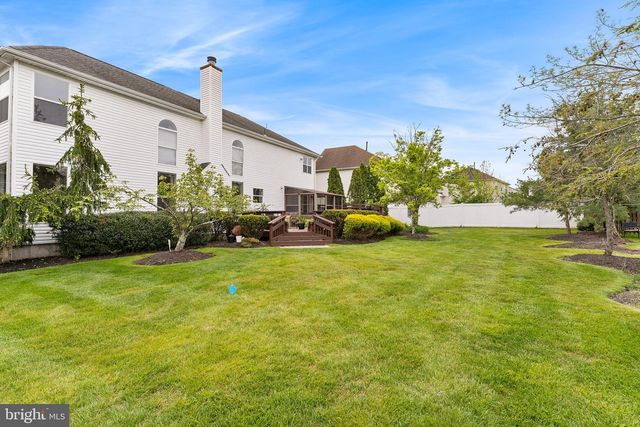 19 CHAMBORD LN, Voorhees, NJ 08043