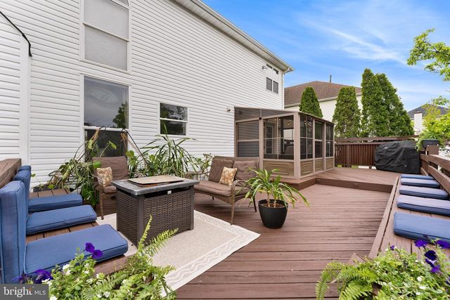 19 CHAMBORD LN, Voorhees, NJ 08043