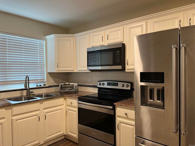 3301 W. Capitol, Little Rock, AR 72205