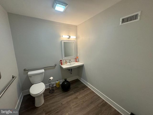 1235 POINT BREEZE AVE, Philadelphia, PA 19146