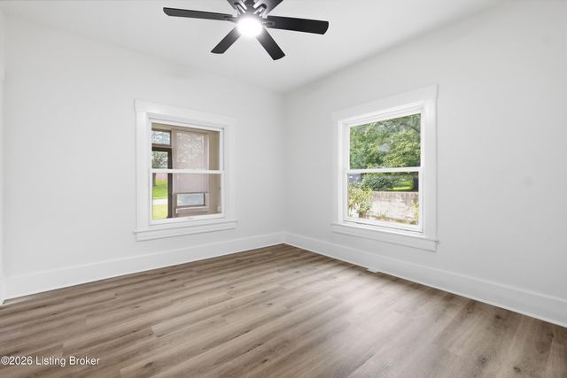 7210 Vaughn Mill Rd, Louisville, KY 40228