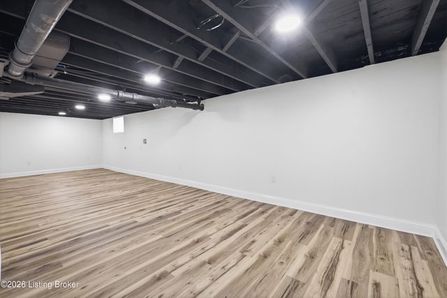 7210 Vaughn Mill Rd, Louisville, KY 40228