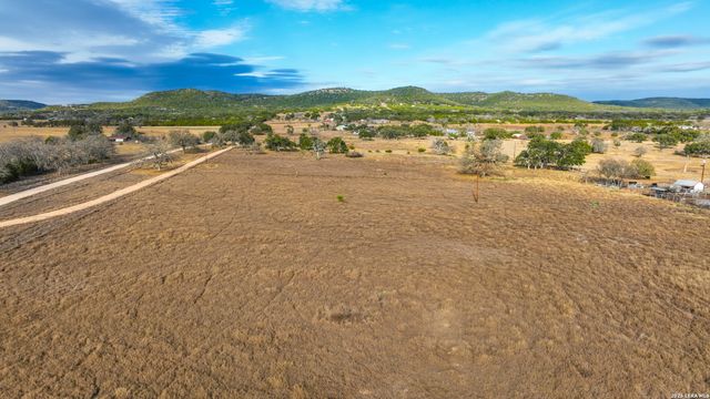 455 Hubble, Medina, TX 78055