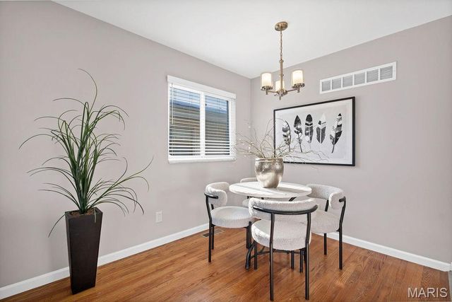 3279 Regal Place, St Louis, MO 63139