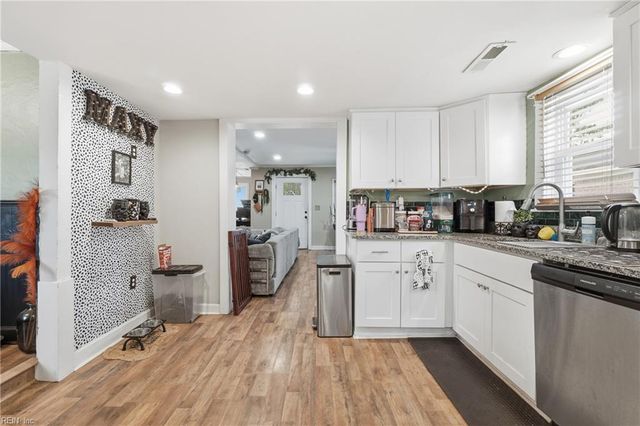 15 Sampson PL, Portsmouth, VA 23702