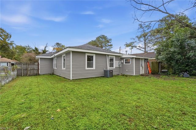 15 Sampson PL, Portsmouth, VA 23702