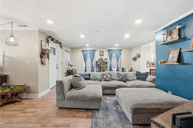 15 Sampson PL, Portsmouth, VA 23702