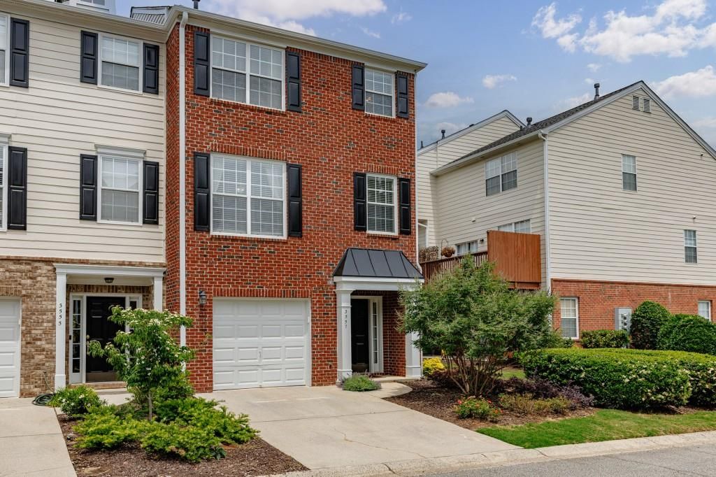 Image 1 of property listing at 3557 Chattahoochee Summit Lane 23, Atlanta, GA 30339