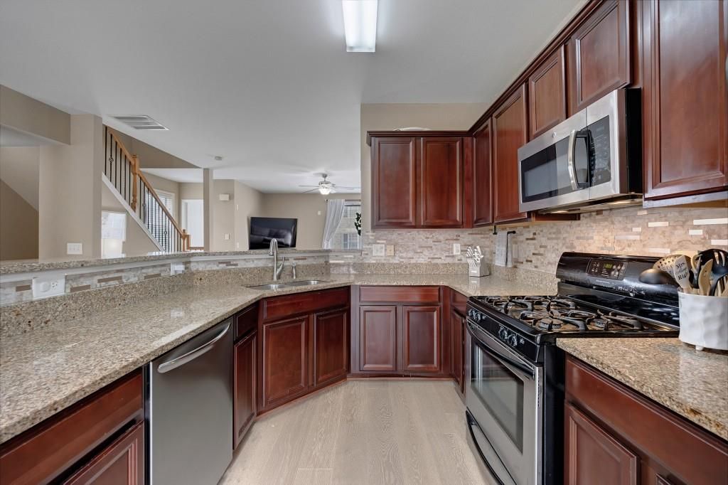 Image 11 of property listing at 3557 Chattahoochee Summit Lane 23, Atlanta, GA 30339
