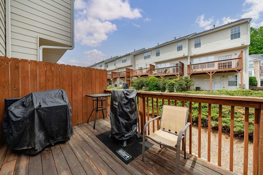 Image 15 of property listing at 3557 Chattahoochee Summit Lane 23, Atlanta, GA 30339