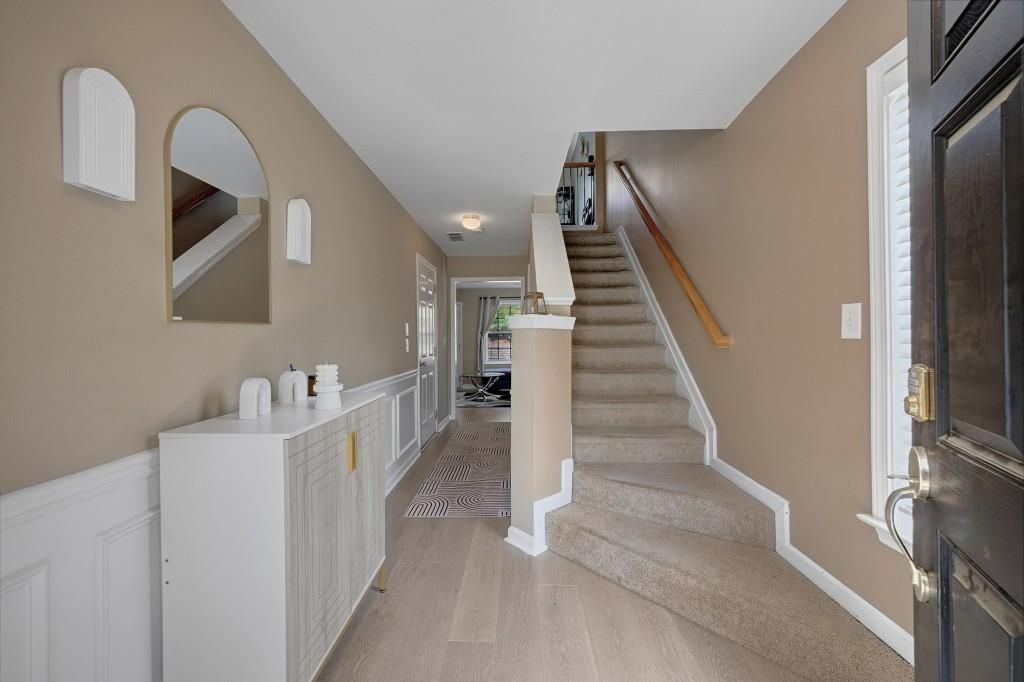 Image 2 of property listing at 3557 Chattahoochee Summit Lane 23, Atlanta, GA 30339