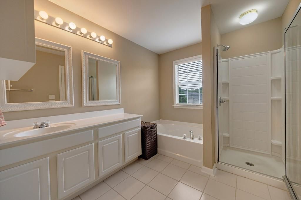 Image 22 of property listing at 3557 Chattahoochee Summit Lane 23, Atlanta, GA 30339