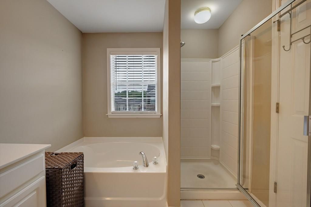 Image 23 of property listing at 3557 Chattahoochee Summit Lane 23, Atlanta, GA 30339