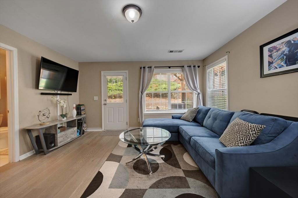 Image 27 of property listing at 3557 Chattahoochee Summit Lane 23, Atlanta, GA 30339