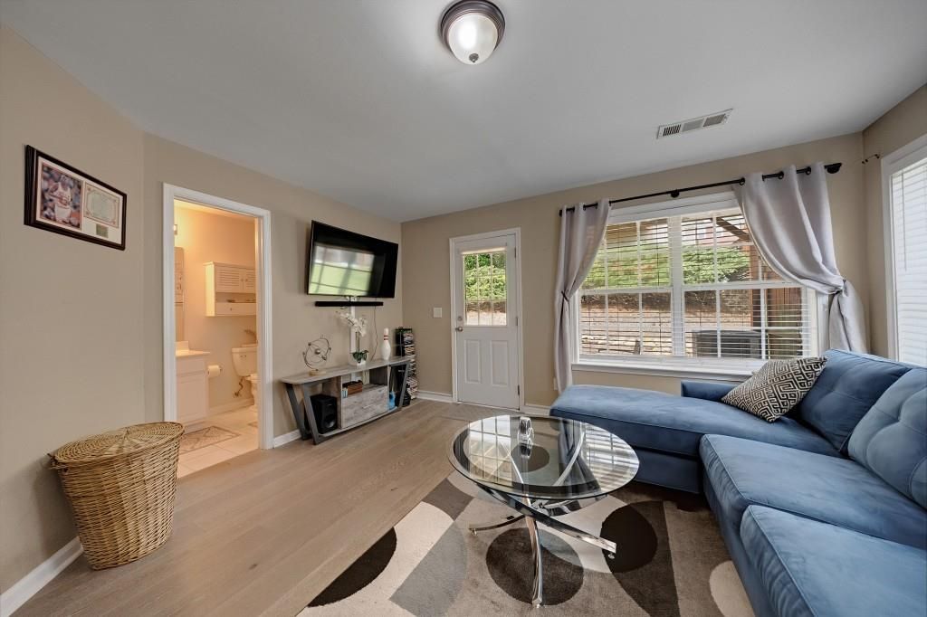 Image 28 of property listing at 3557 Chattahoochee Summit Lane 23, Atlanta, GA 30339