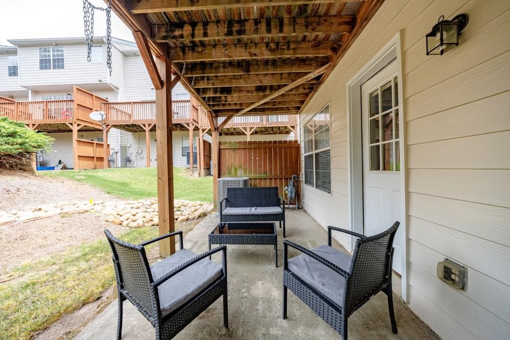 Image 32 of property listing at 3557 Chattahoochee Summit Lane 23, Atlanta, GA 30339