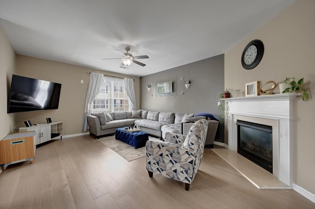 Image 7 of property listing at 3557 Chattahoochee Summit Lane 23, Atlanta, GA 30339
