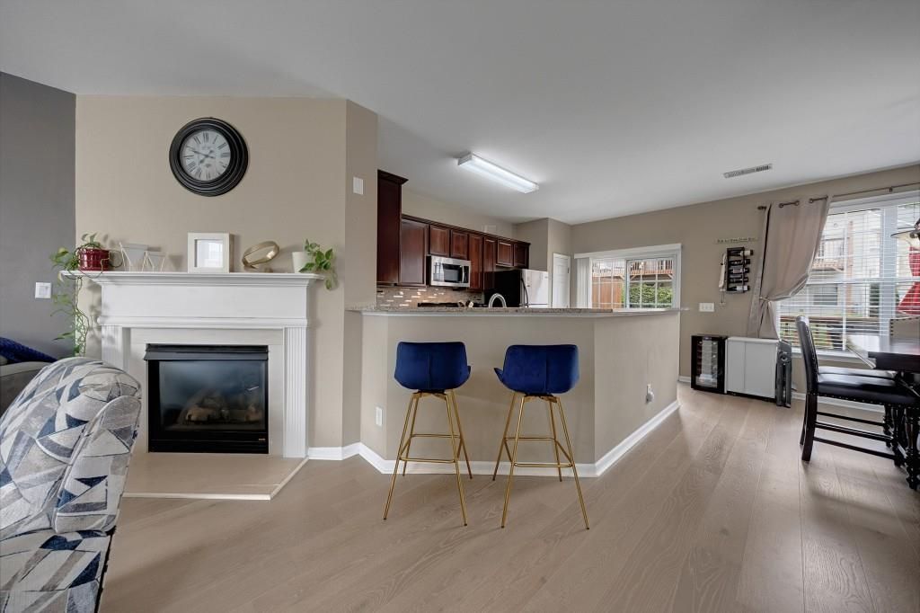 Image 8 of property listing at 3557 Chattahoochee Summit Lane 23, Atlanta, GA 30339
