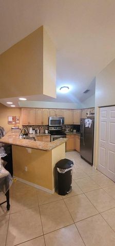 211 NE 13th Avenue, Boynton Beach, FL 33435