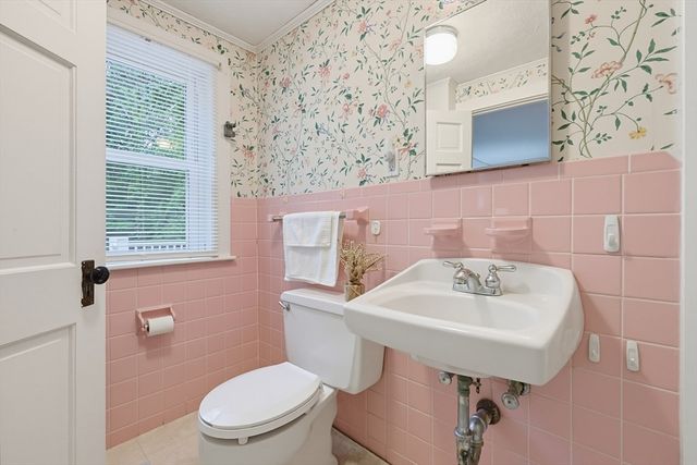 602 Elm St., Walpole, MA 02081