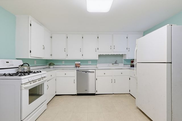 602 Elm St., Walpole, MA 02081