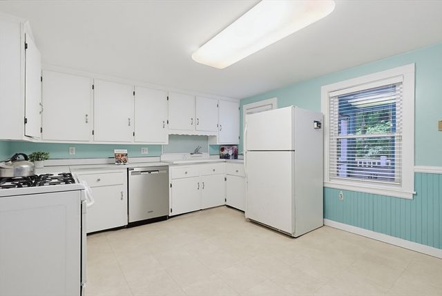 602 Elm St., Walpole, MA 02081