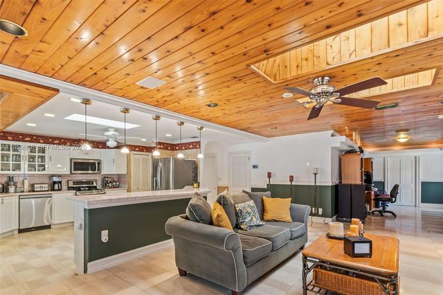 15005 SW 148th St, Miami, FL 33196