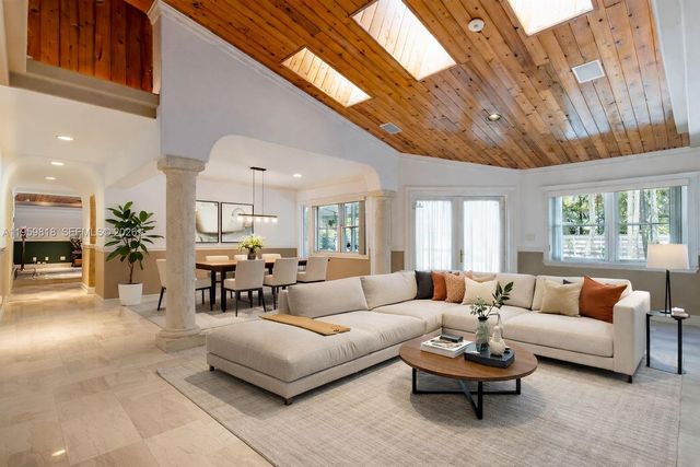 15005 SW 148th St, Miami, FL 33196